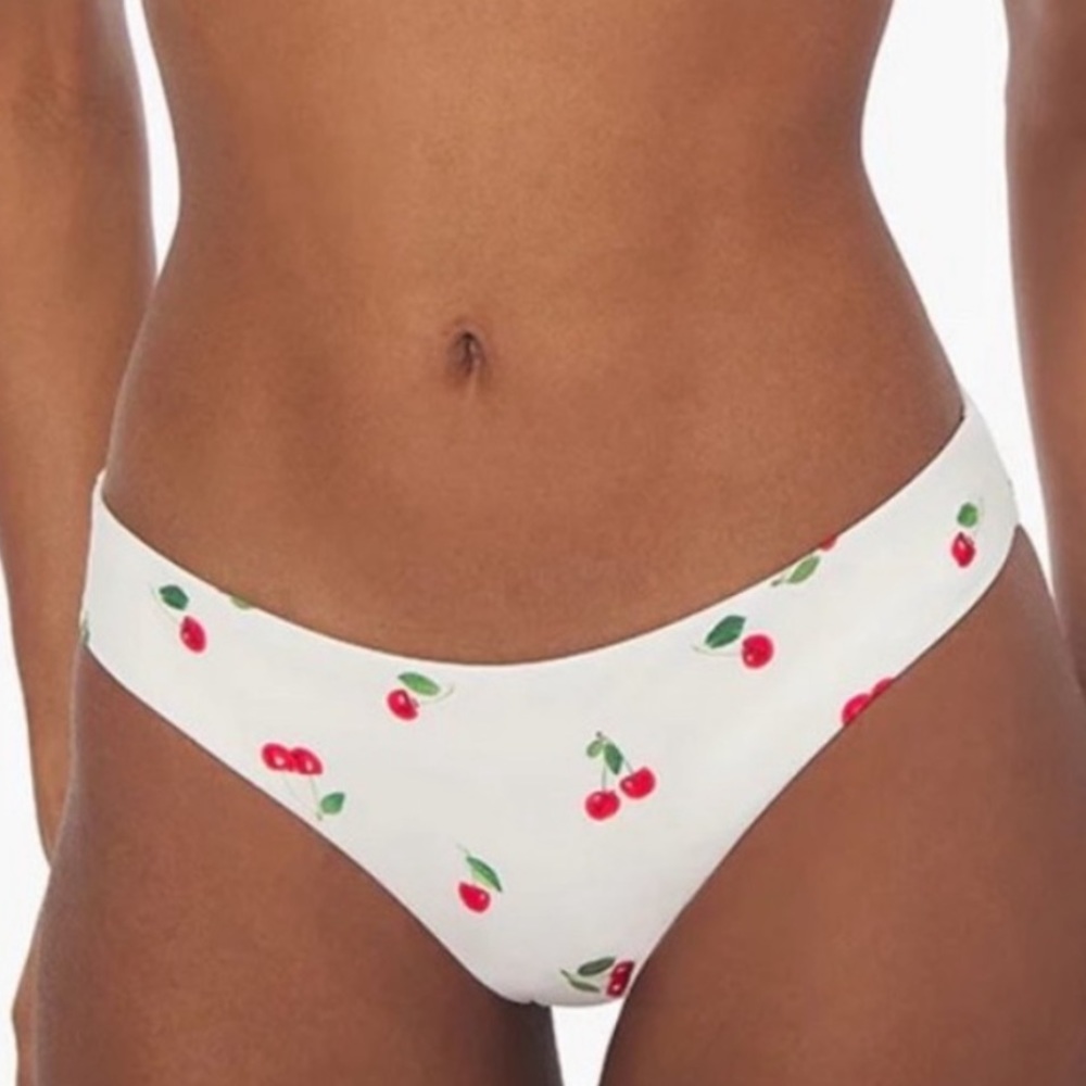 NWT 🍒 WEWOREWHAT Low Rise Bikini Bottoms Cherries White/Red